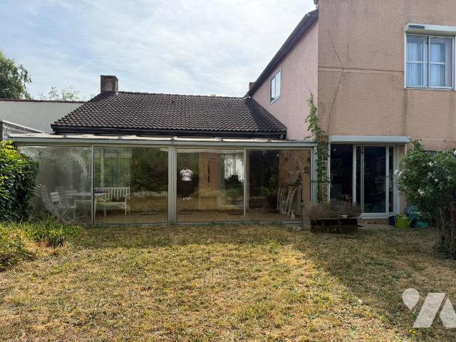 Maison 4 pièces 132 m² · à Voisins-le-Bretonneux · 132,4 m² · 390 000 €