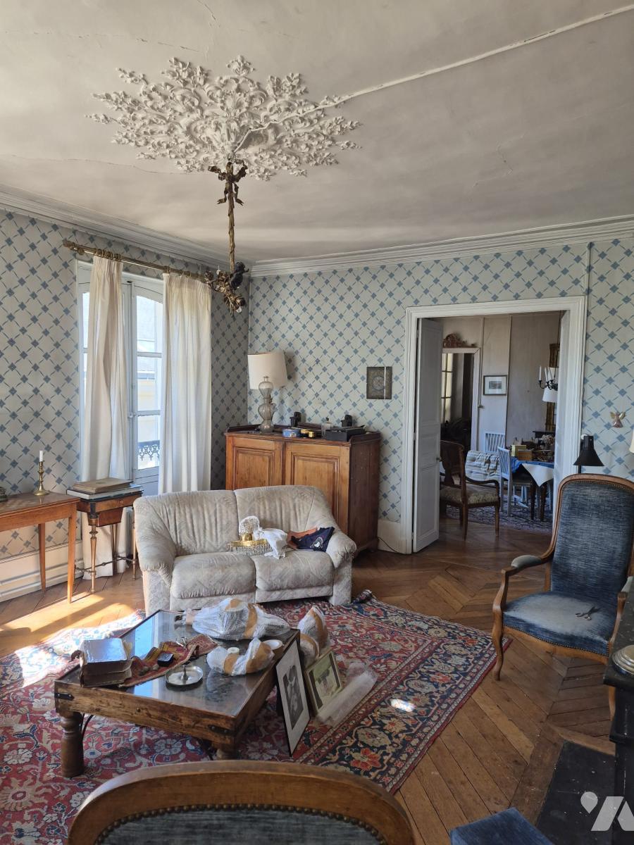 Appartement 5 pièces 141 m² · à Versailles · 141,3 m² · 815 000 €