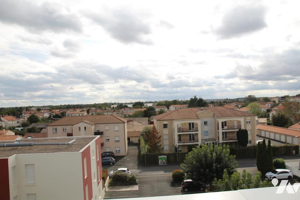 Appartement 7 pièces 129 m² · à Niort · 128,6 m² · 400 000 €