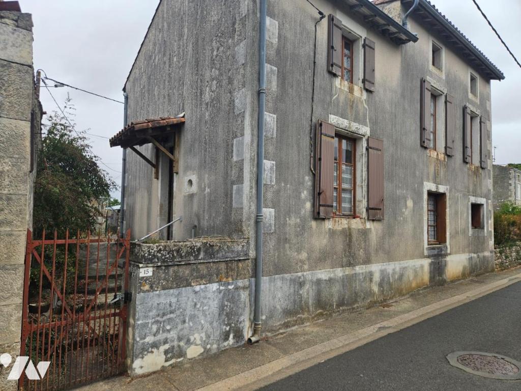 Maison 105 m² · à Fressines · 105 m² · 90 000 €