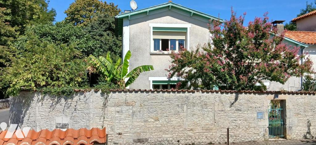Maison 4 pièces 115 m² · à Saint-Symphorien · 115,1 m² · 192 000 €