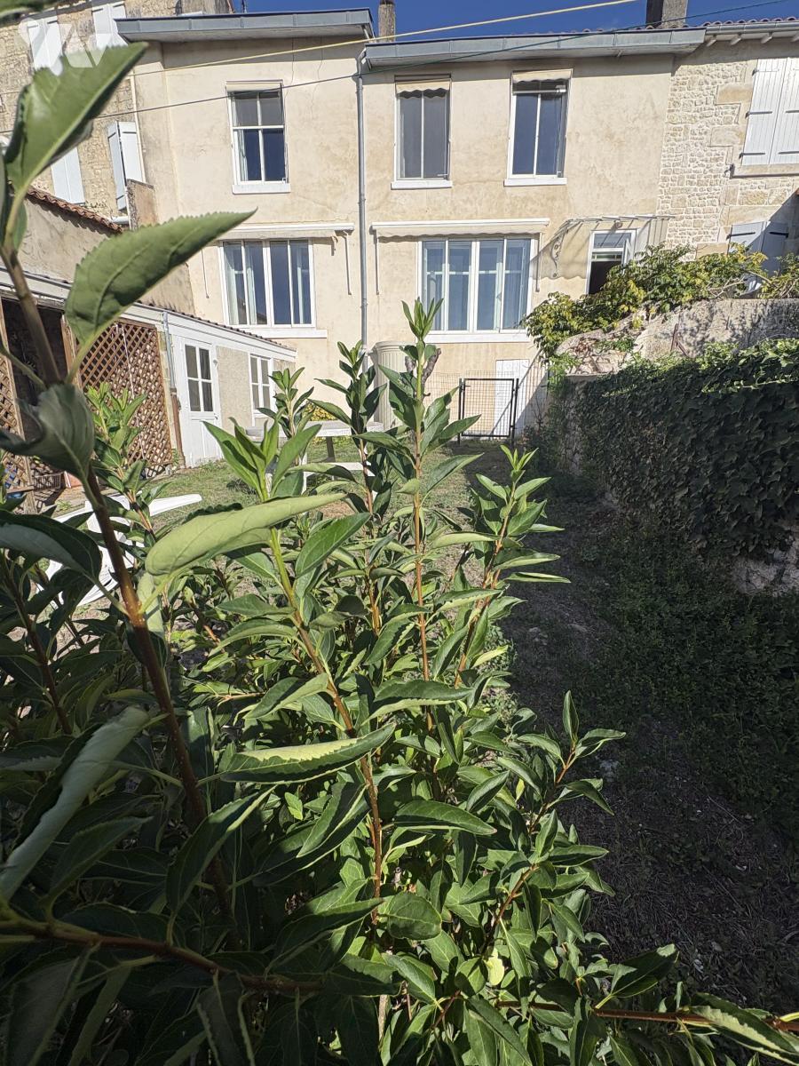 Maison 7 pièces 365 m² · à Saint-Maixent-l'École · 365 m² · 190 640 €
