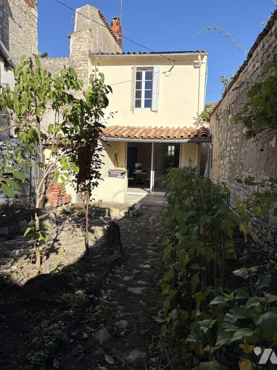Maison 5 pièces 100 m² · à Mauzé-sur-le-Mignon · 100,3 m² · 71 000 €