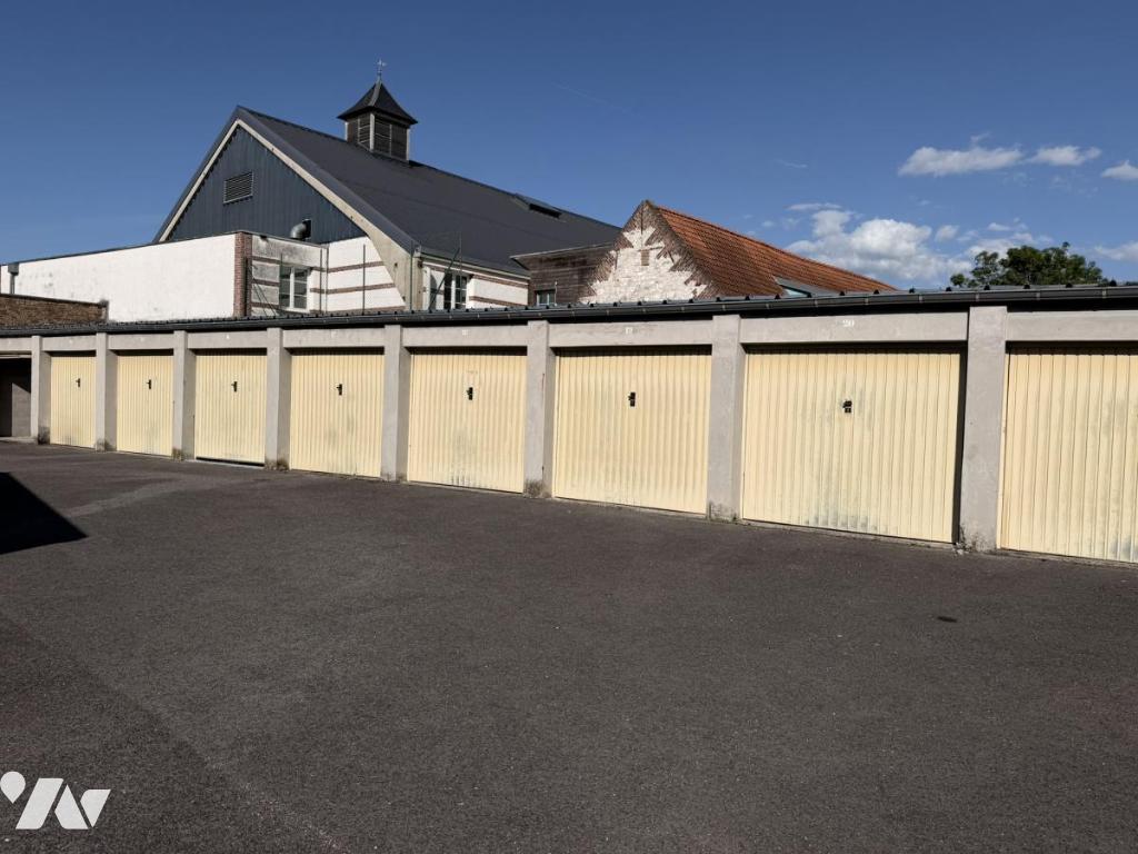 Parking Amiens · 17 000 €