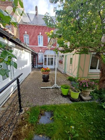 Maison 11 pièces 247 m² · à Amiens · 247 m² · 480 000 €