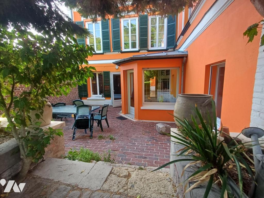 Maison 8 pièces 262 m² · à Corbie · 262 m² · 470 000 €