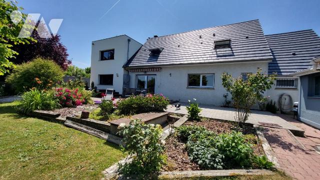 Maison 8 pièces 236 m² · à Pont-de-Metz · 236 m² · 485 000 €