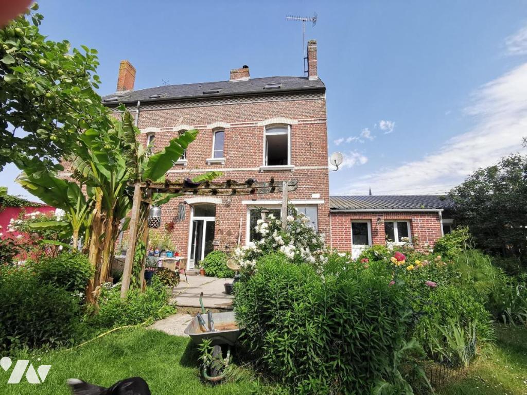 Maison 9 pièces 322 m² · à Chaulnes · 322 m² · 430 000 €