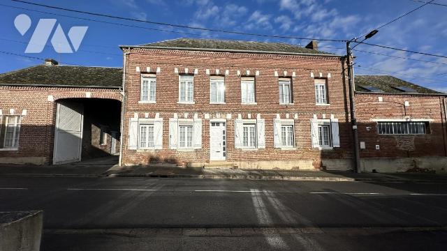 Maison 15 pièces 319 m² · à Nesle · 319 m² · 390 000 €