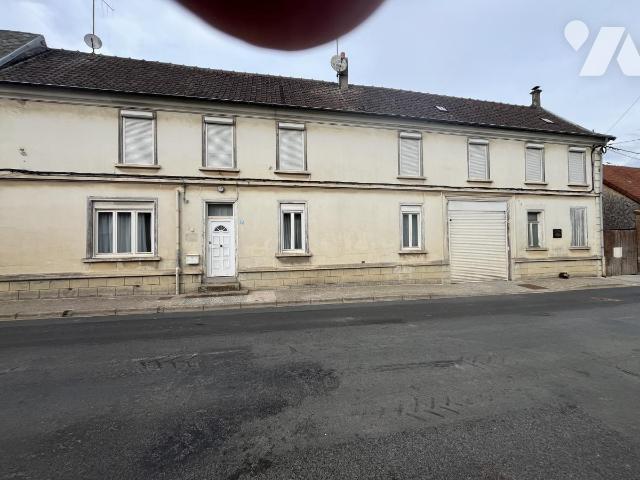 Maison 12 pièces 254 m² · à Domart-en-Ponthieu · 254 m² · 210 000 €