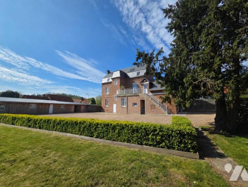 Local divers 180m² — Touffreville-sur-Eu
