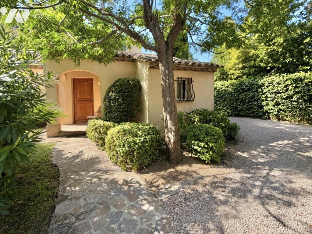 Appartement 5 pièces 113 m² · à Saint-Tropez · 112,7 m² · 2 500 000 €