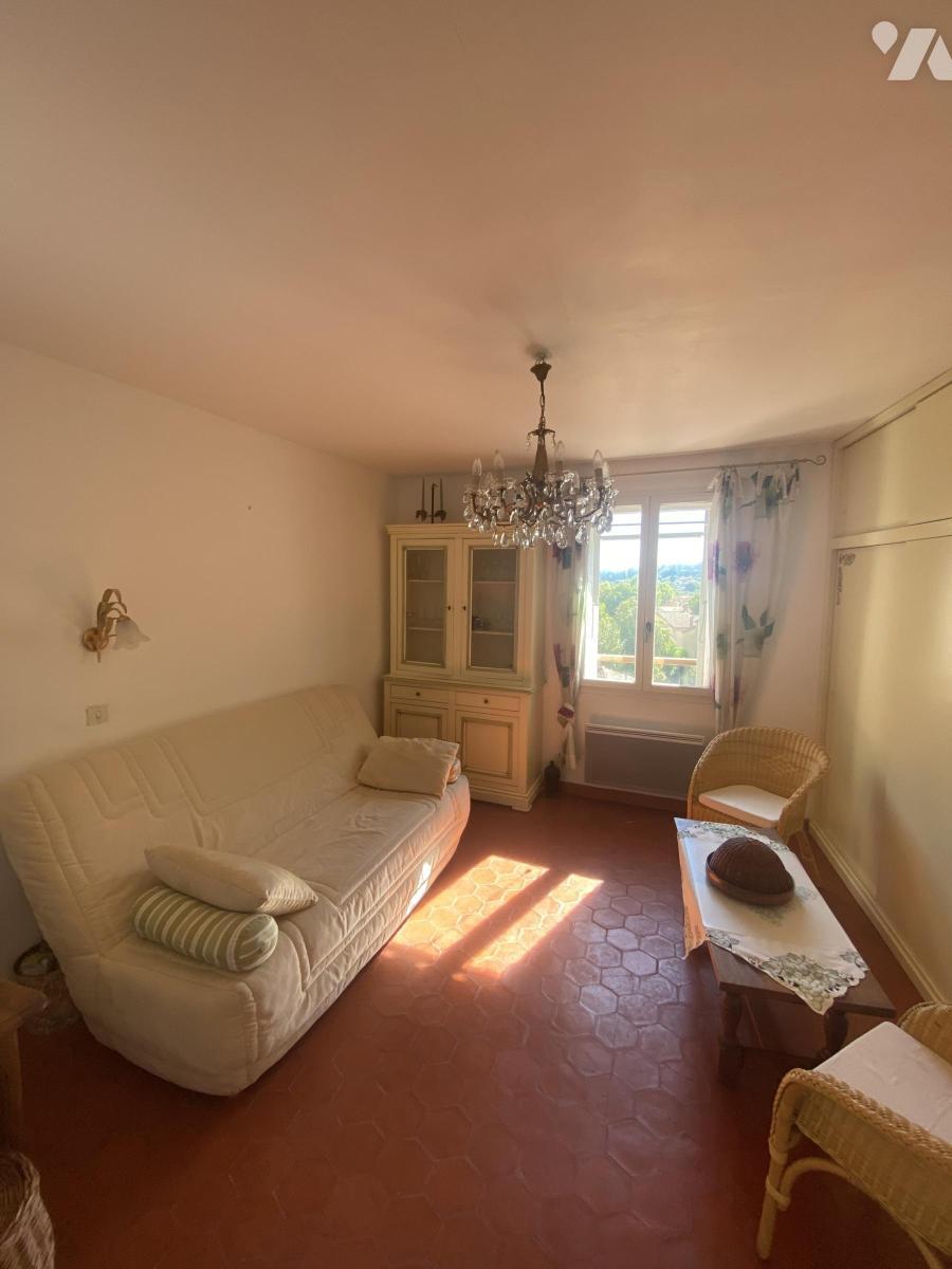 VENTE appartement-COTIGNAC (83)