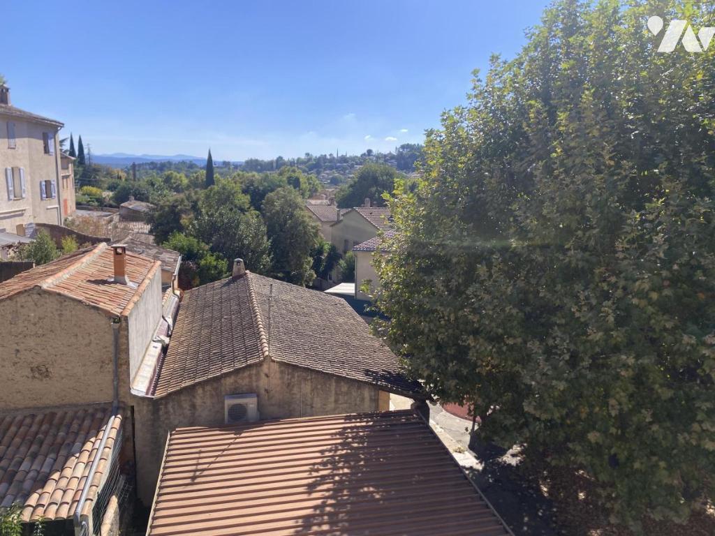 VENTE appartement-COTIGNAC (83)