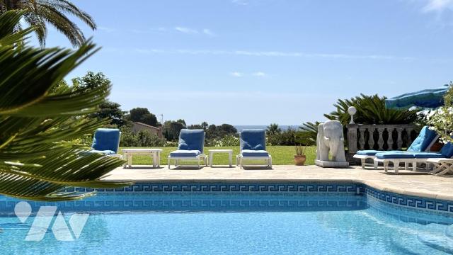 Maison 12 pièces 313 m² · à Roquebrune-sur-Argens · 313,5 m² · 2 900 000 €