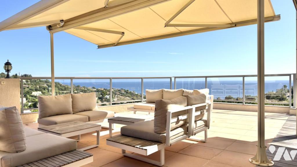 Maison 7 pièces 206 m² · à Roquebrune-sur-Argens · 206 m² · 1 380 000 €