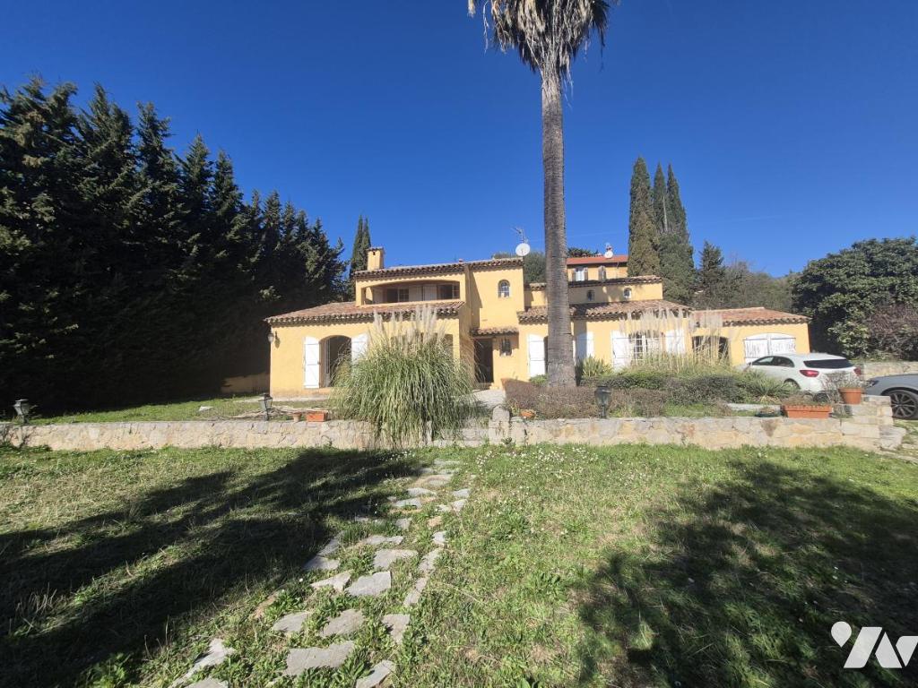 Maison 5 pièces 148 m² · à Grasse · 147,6 m² · 635 000 €