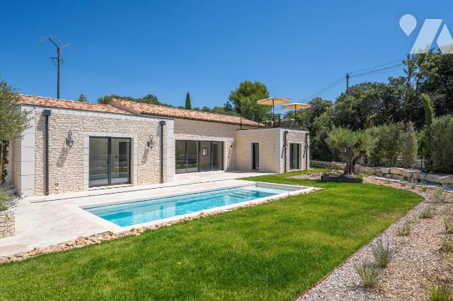 Maison 5 pièces 147 m² · à Saint-Saturnin-lès-Apt · 147 m² · 714 000 €