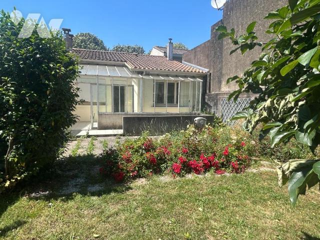 Vente - Maison / villa - LA ROCHE SUR YON - 91 m² - 3 pièces - 85001-1262