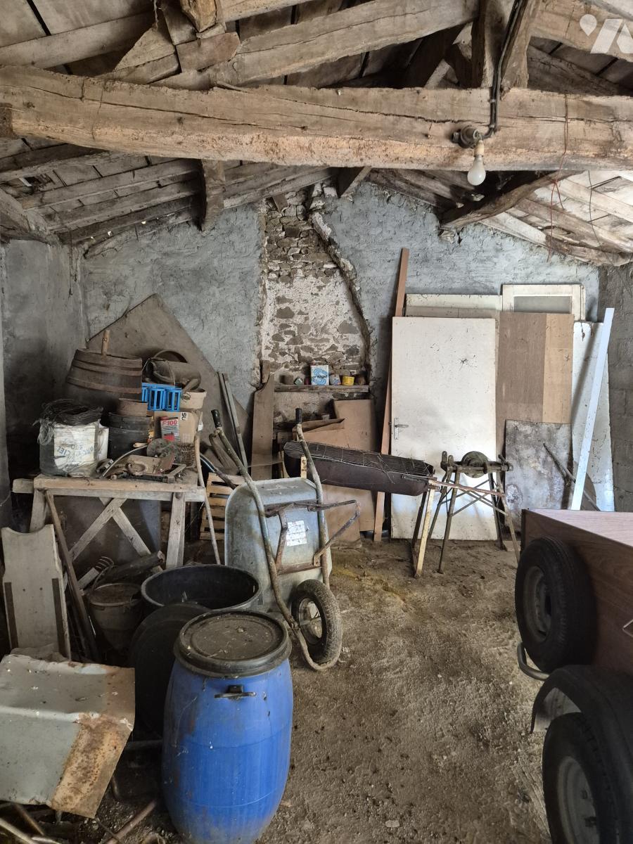 VENTE localDivers-ROCHESERVIERE (85)