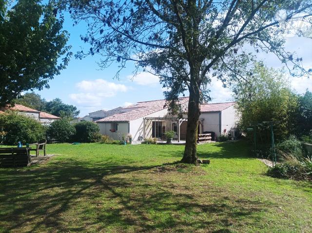 Vente - Maison / villa - CHAVAGNES EN PAILLERS - 140 m² - 7 pièces - 85028-133