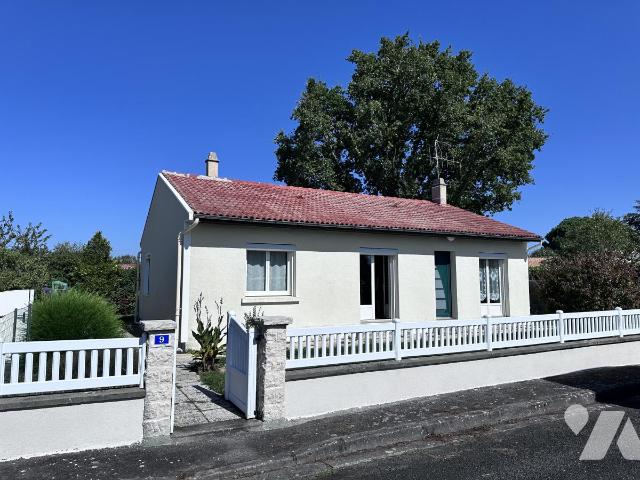 Vente - Maison / villa - LE POIRE SUR VELLUIRE - 73,41 m² - 3 pièces - 85059-385