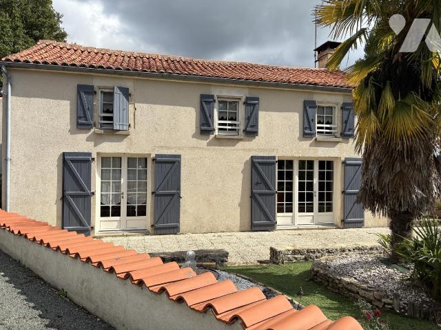 Vente - Maison / villa - ST CYR DES GATS - 141 m² - 5 pièces - 85086-1982