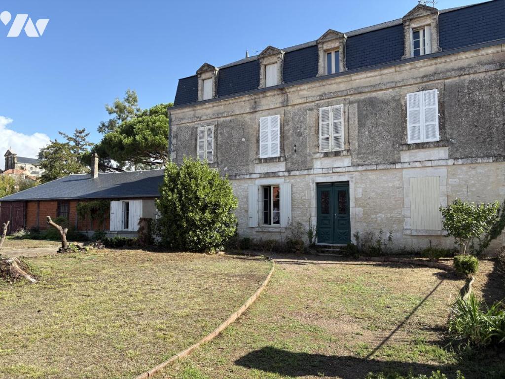 Maison 7 pièces 176 m² · à Fontenay-le-Comte · 176 m² · 268 000 €