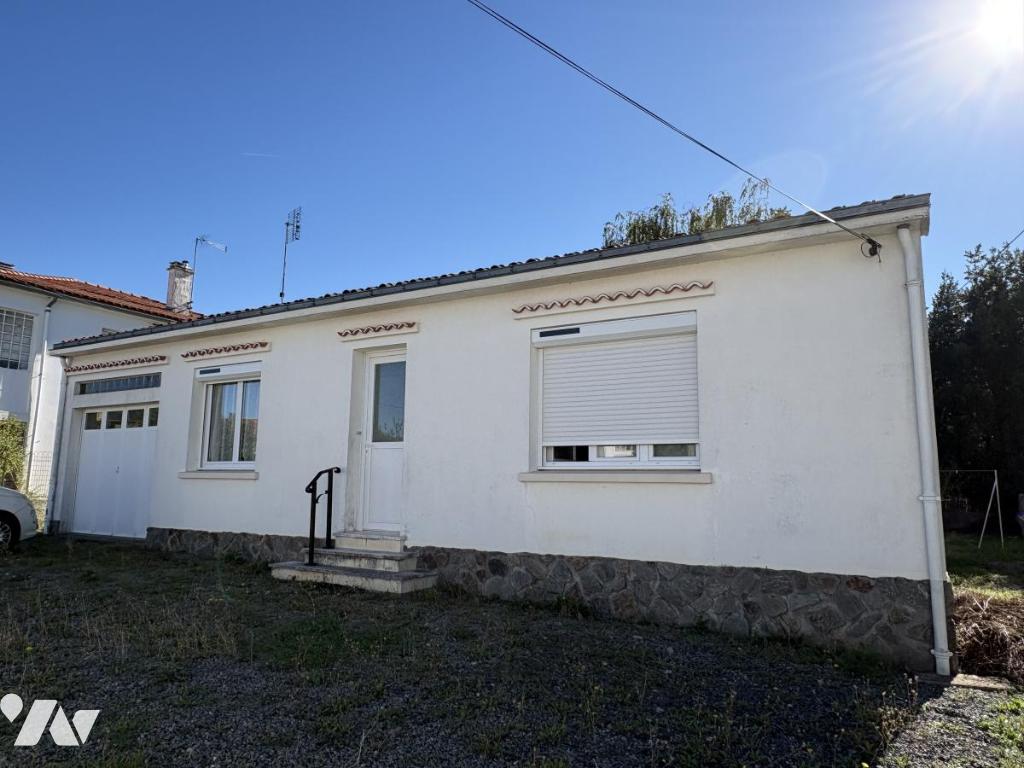 Maison 3 pièces 83 m² · à Fontenay-le-Comte · 82,7 m² · 105 000 €