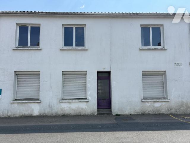 Maison 7 pièces 164 m² · à Coëx · 164 m² · 198 000 €