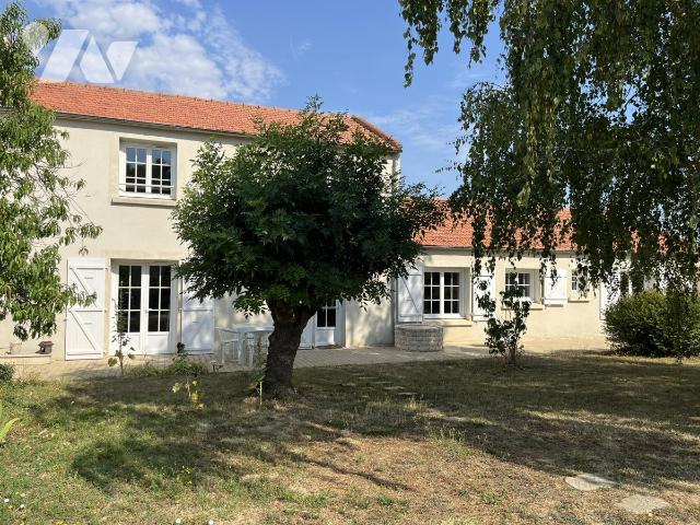 Maison 6 pièces 145 m² · à Vouillé-les-Marais · 145 m² · 275 000 €