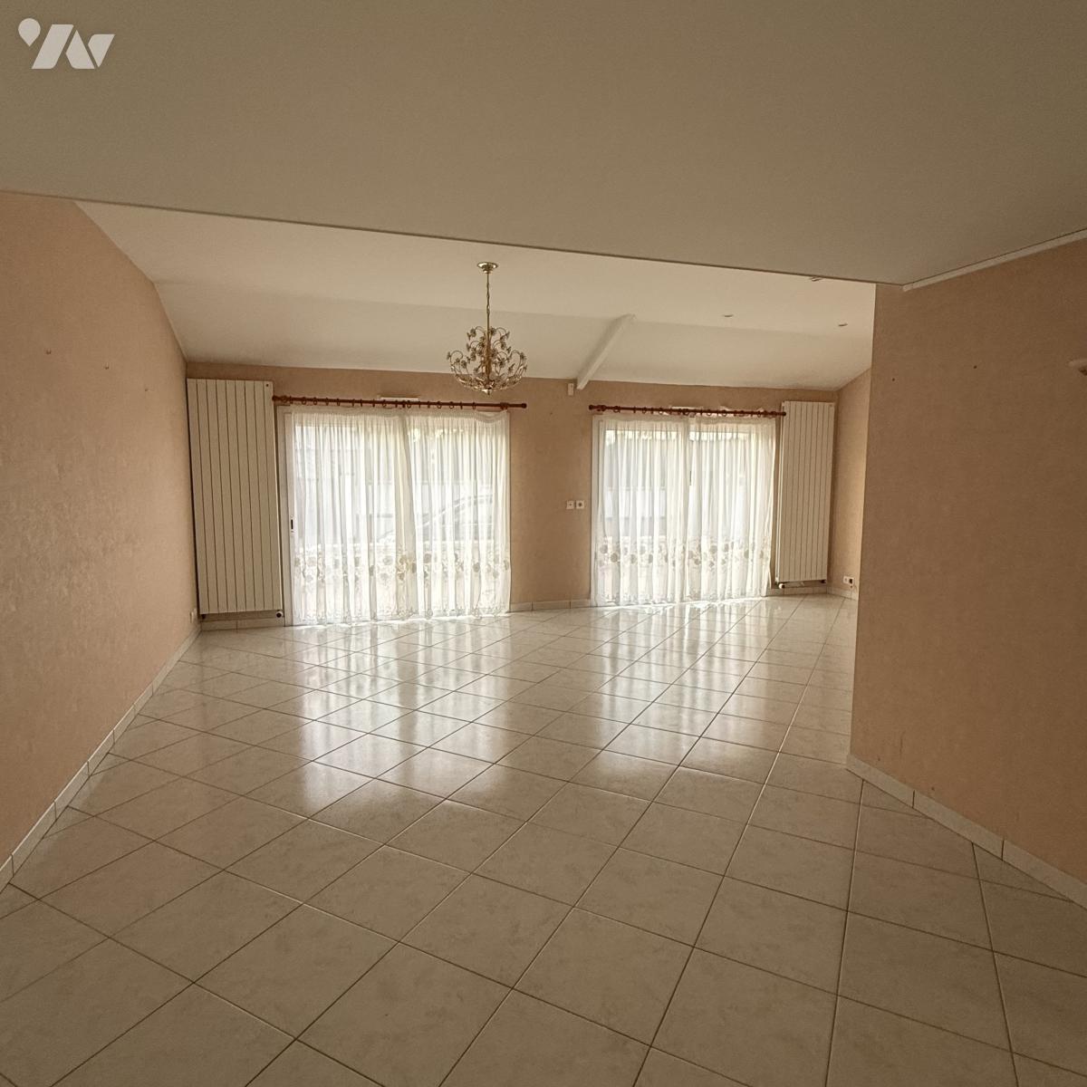 Maison 5 pièces 100 m² · à Mortagne-sur-Sèvre · 100 m² · 150 000 €