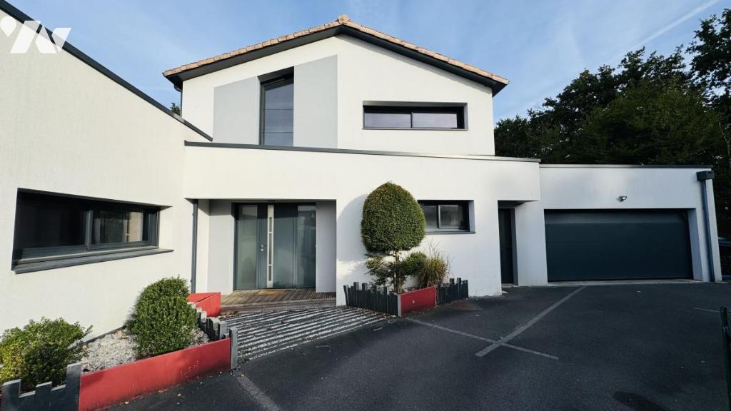 Maison 195 m² · à La Roche-sur-Yon · 195 m² · 650 000 €
