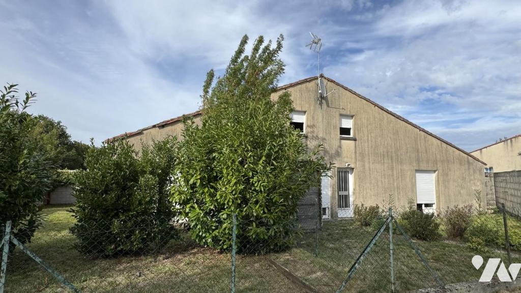 Maison 4 pièces 300 m² · à La Ferrière · 300 m² · 300 000 €