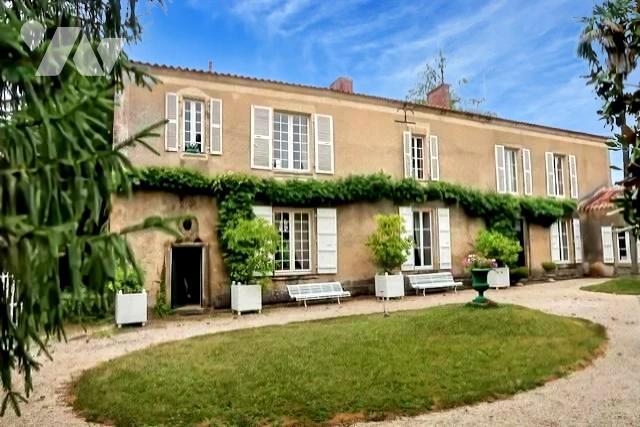 MAI 603m² — Saint-Sulpice-en-Pareds