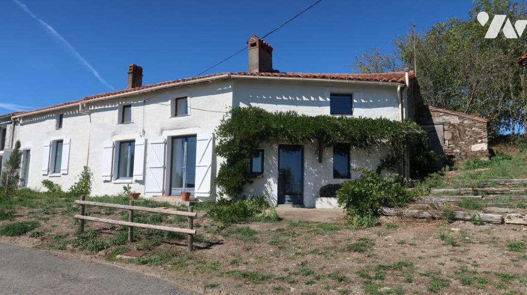 Maison 105 m² · à La Châtaigneraie · 105 m² · 160 000 €