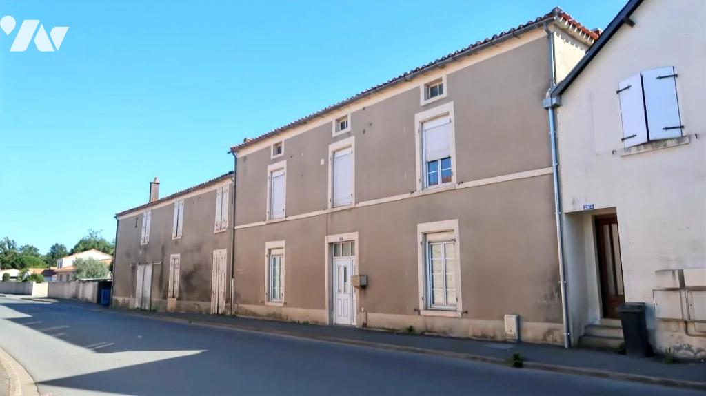 Maison 225 m² · à Mouilleron-Saint-Germain · 224,7 m² · 240 000 €