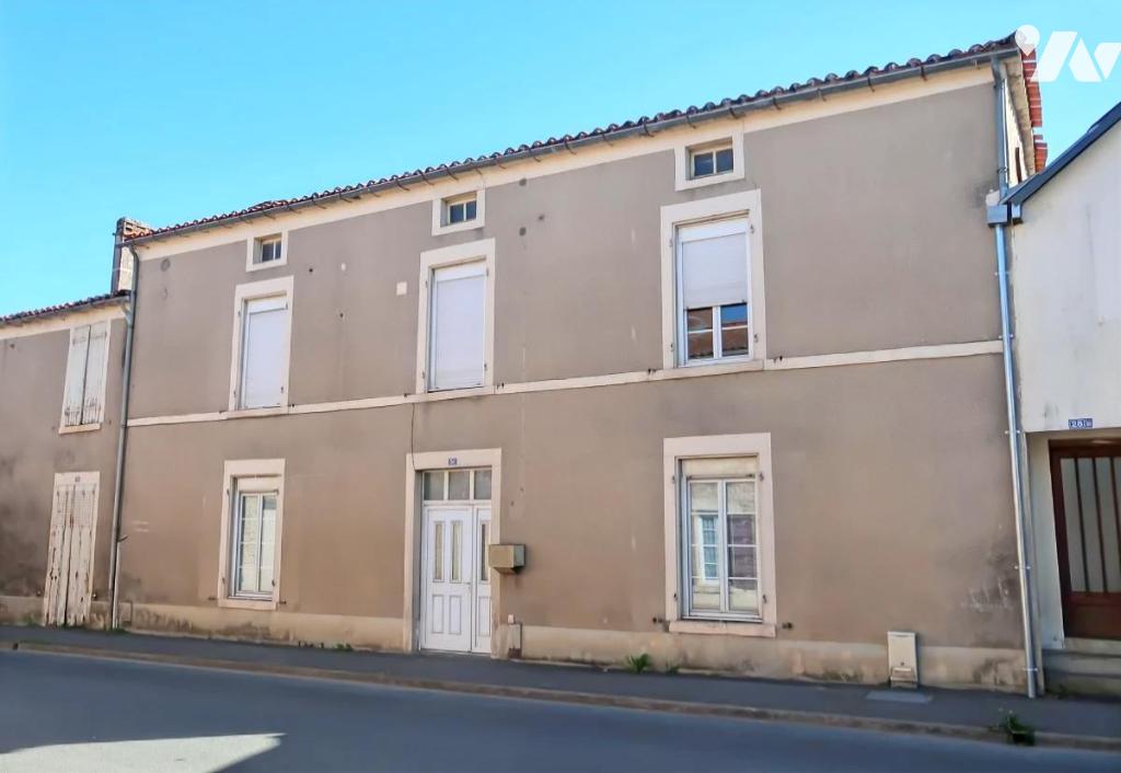 Maison 225 m² · à Mouilleron-Saint-Germain · 224,7 m² · 220 000 €