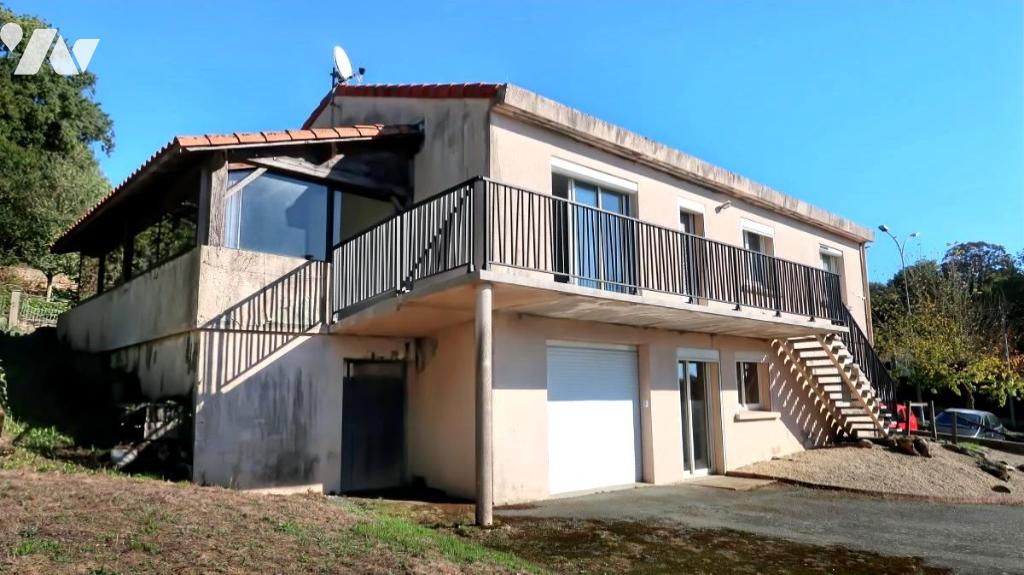 Maison 130 m² · à Pouzauges · 130 m² · 155 000 €