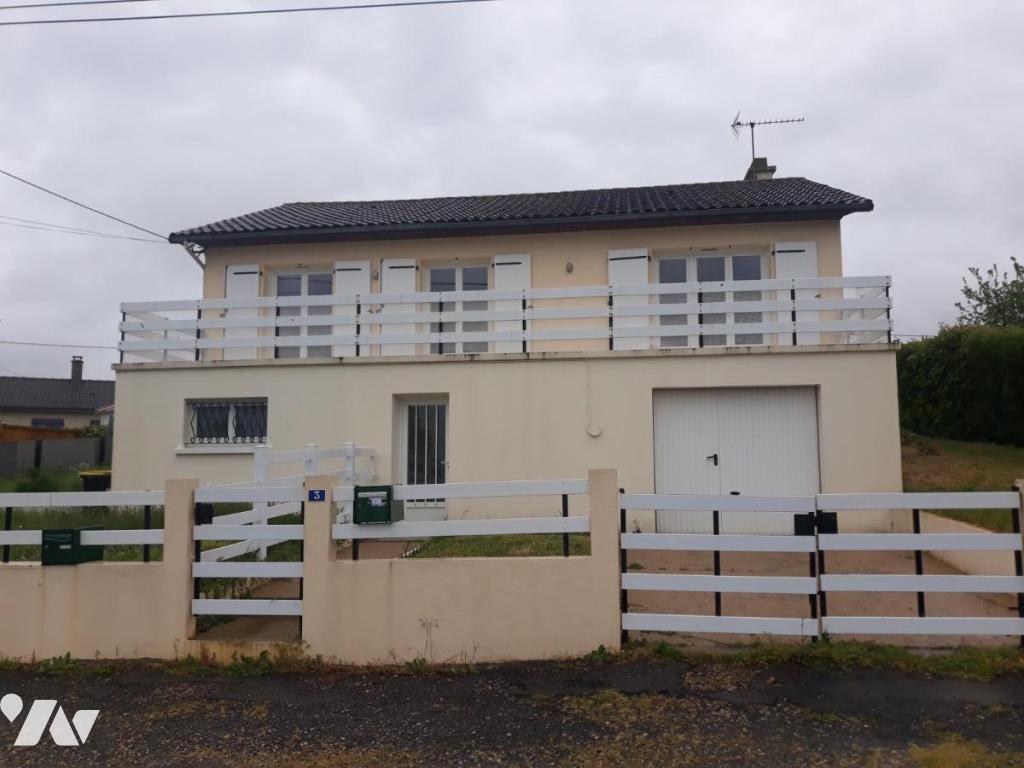 Maison 8 pièces 148 m² · à Lusignan · 148 m² · 155 000 €