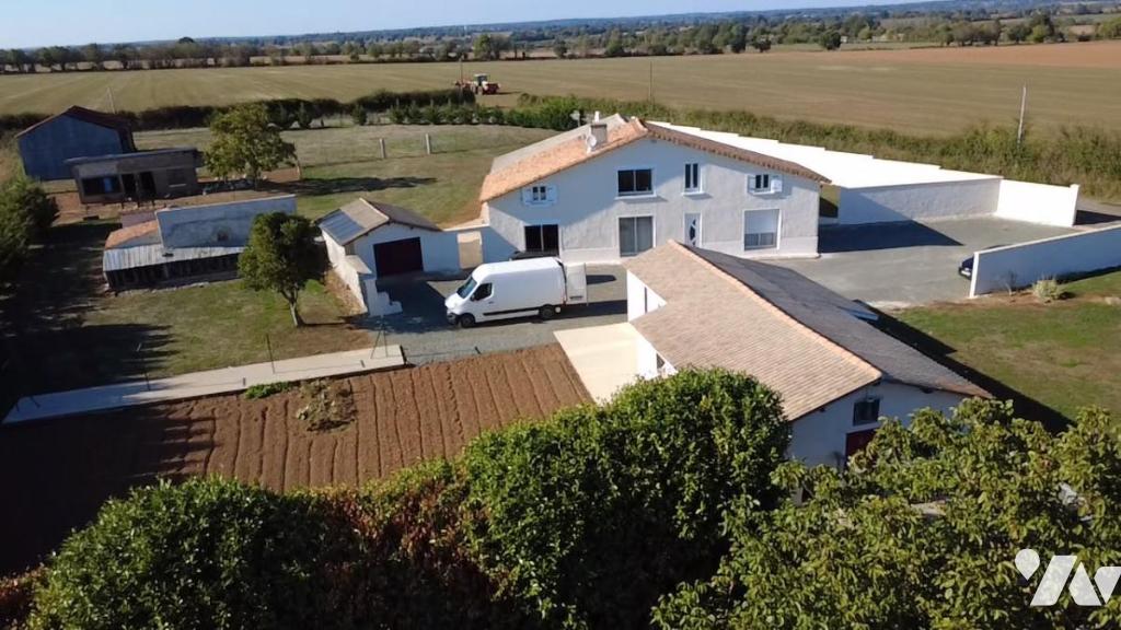 Maison 180 m² · à Saint-Germier · 180 m² · 260 000 €