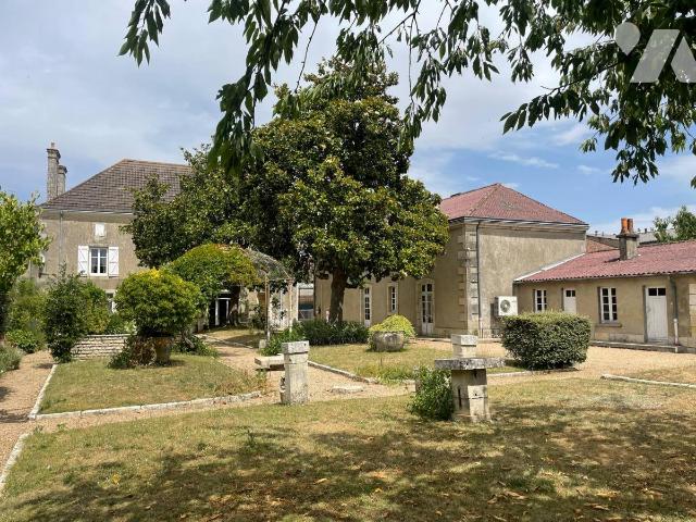Vente - Maison / villa - GENCAY - 242 m² - 0 pièce - 86021-75