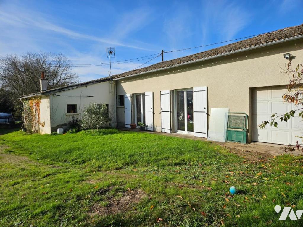 Maison 5 pièces 162 m² · à Valence-en-Poitou · 162 m² · 125 000 €