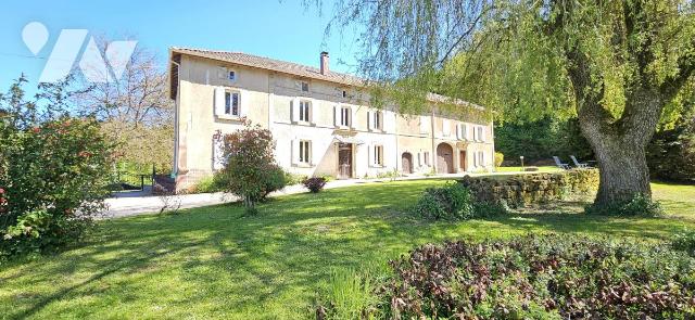 Maison 300m² — Ménil-sur-Belvitte
