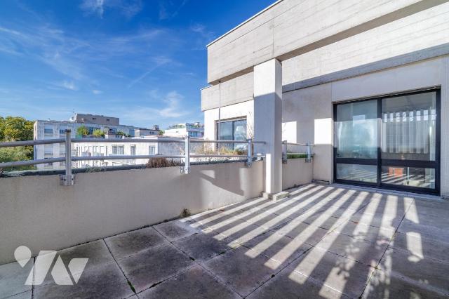 Vente - Appartement - NEUILLY SUR SEINE - 159,69 m² - 5 pièces - 92010-1299