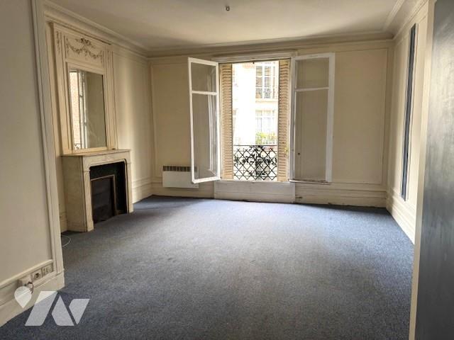Appartement 1 pièce 31 m² · à Paris 16e Arrondissement · 31 m² · 330 000 €