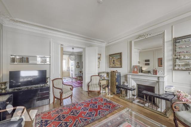 Appartement 5 pièces 127 m² · à Neuilly-sur-Seine · 127,1 m² · 1 275 194 €