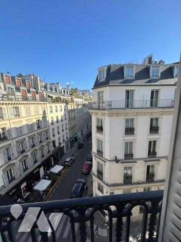 Appartement 4 pièces 100 m² · à Paris 8e Arrondissement · 100,3 m² · 1 235 576 €