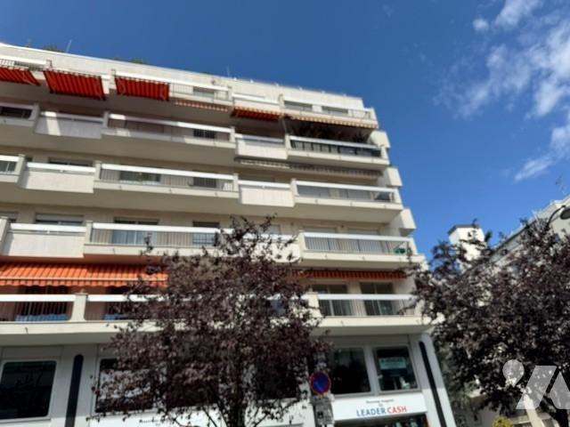 Appartement 4 pièces 80 m² · à Neuilly-sur-Seine · 80 m² · 930 000 €