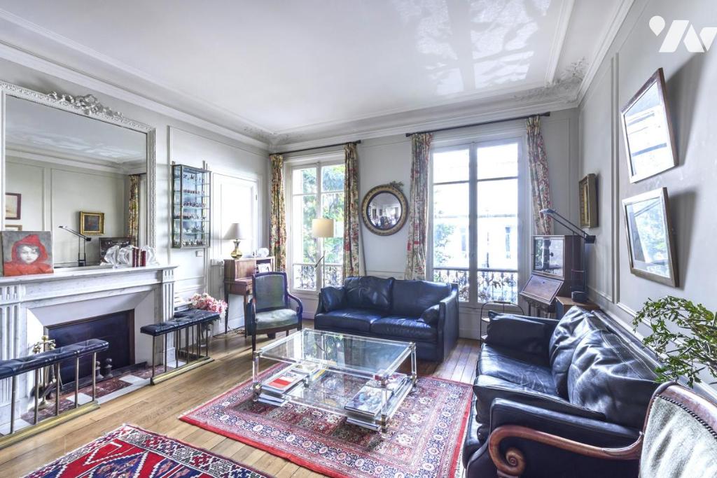 Appartement 5 pièces 127 m² · à Neuilly-sur-Seine · 127 m² · 1 241 280 €